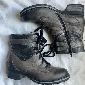 Dromedaris Women's Kara Suede Leather Lace Up Chunky Ankle Boot Size 9.5/41